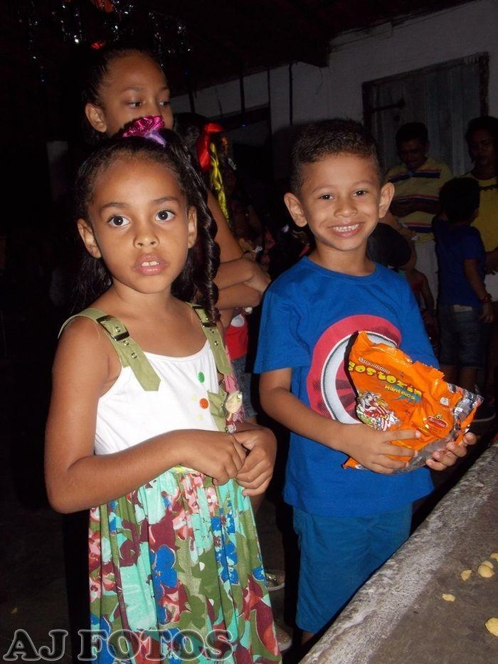 Prefeitura realiza carnaval para as crianças. - Imagem 7