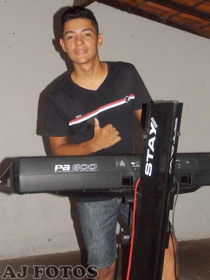 Prefeitura realiza carnaval para as crianças. - Imagem 30