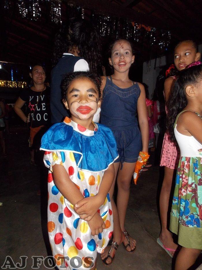 Prefeitura realiza carnaval para as crianças. - Imagem 6