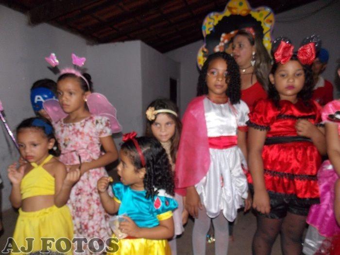 Prefeitura realiza carnaval para as crianças. - Imagem 44