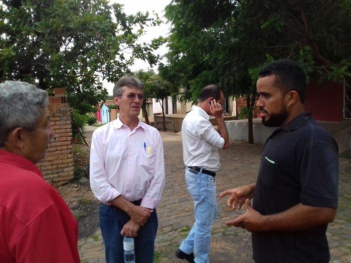 Prefeito Valmir Barbosa visita obras em andamento no município - Imagem 43