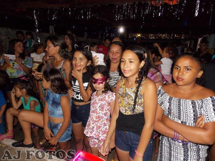 Prefeitura realiza carnaval para as crianças. - Imagem 51