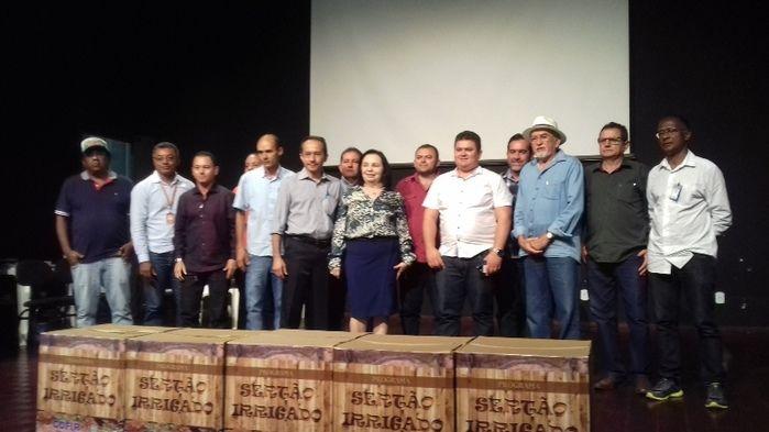Secretário Everaldo  participa de lanc. do programa Sertão Irrigado - Imagem 45
