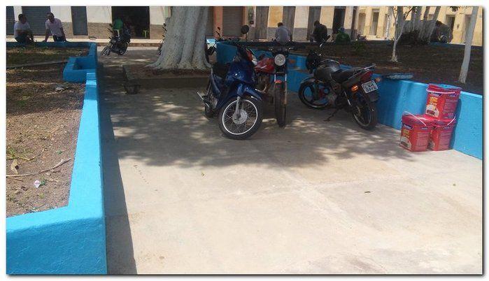 Prefeitura de Inhuma realiza serviço de conservação das Praças - Imagem 12