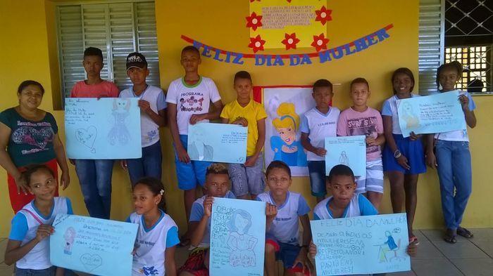 Alunos Homenageiam as Mulheres - Imagem 1