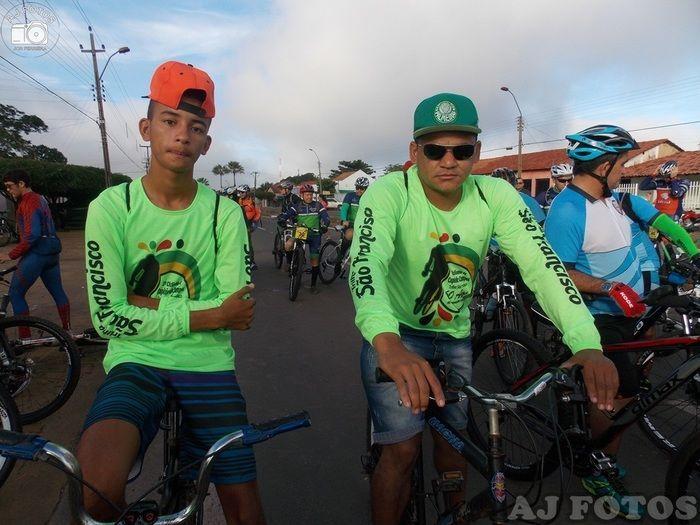 Centenas de ciclistas participaram da realização do II Cicloturismo - Imagem 50