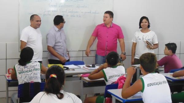  Prefeito Tairo visita escolas da rede municipal de ensino  - Imagem 4
