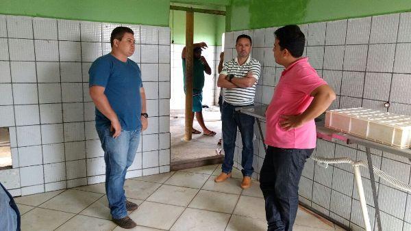 Secretária de saúde Bruna Lara solicita reforma do matadouro - Imagem 5