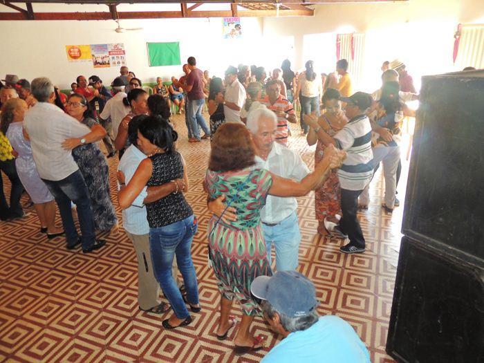 Idosos lotam encontro da Melhor Idade  - Imagem 7
