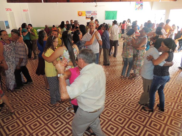 Idosos lotam encontro da Melhor Idade  - Imagem 8