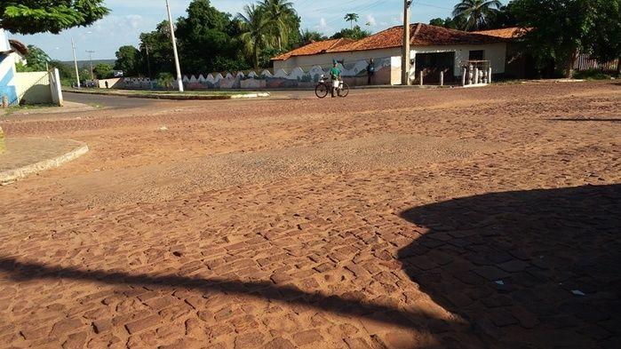 Motorista perde controle na entrada da cidade e derruba muro - Imagem 3