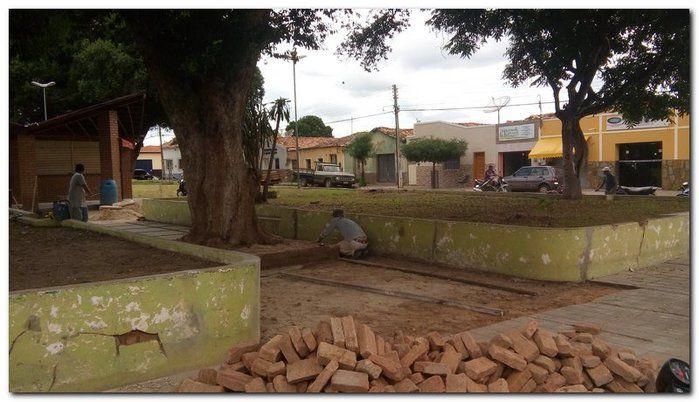 Praça Monsenhor está sendo reformada - Imagem 6