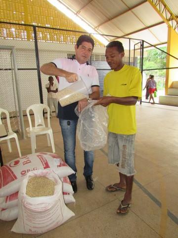 Agricultores do Brejo da Fortaleza Recebem Sementes de Feijão - Imagem 19