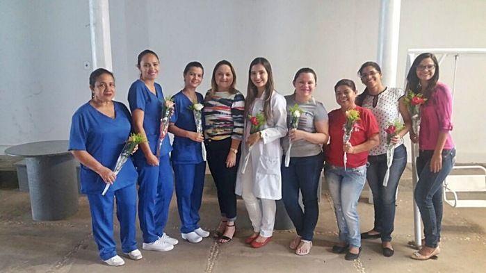 Funcionárias e pacientes recebem homenagem no dia 8 de março - Imagem 1