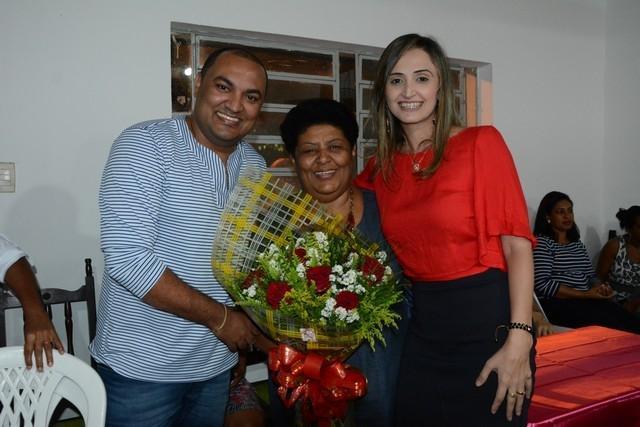 Prefeitura e Câmara realizaram Homenagem as Mulheres - Imagem 94