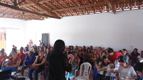 Dia da mulher é comemorado com palestras e momentos de beleza  - Imagem 7