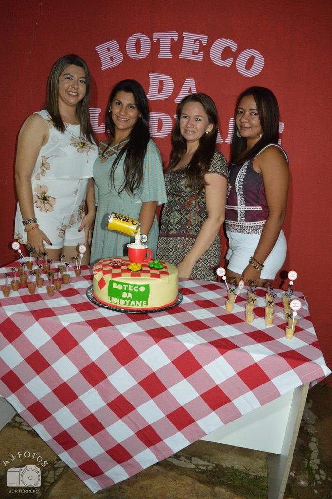 Amigas realizam aniversário surpresa para Secretária da SEMTAS. - Imagem 36
