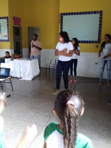 Alunos participam de palestra sobre semana santa  - Imagem 2