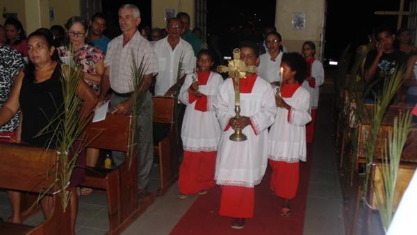 Fieis participam de missa pelo aniversário da cidade  - Imagem 3