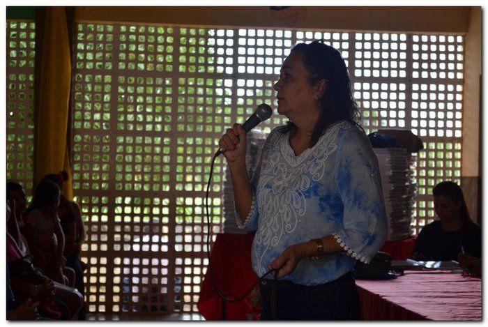 Secretaria Municipal de Educação entrega livros didáticos - Imagem 8