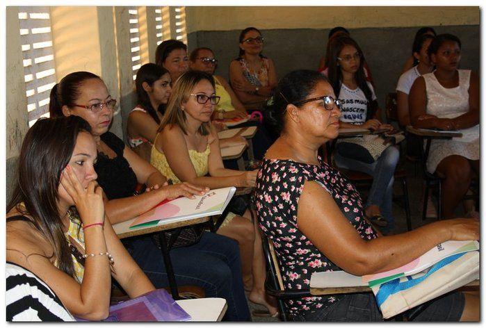 Secretaria de Educação entrega livros para professores - Imagem 5