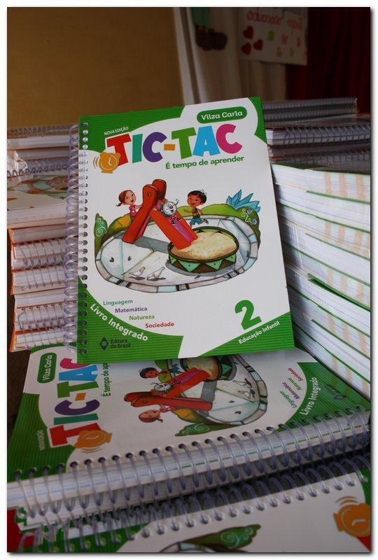 Secretaria Municipal de Educação entrega livros didáticos - Imagem 29