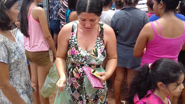 Dom Expedito Lopes faz a entrega de peixes para a população - Imagem 19