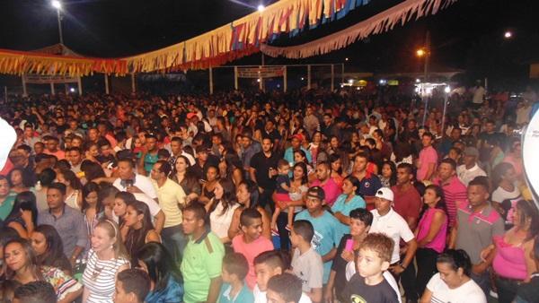 Show com Vicente Nery encerra programação de aniversário da cidade - Imagem 12