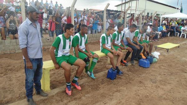 Com dois gols de Zé Flavio Matroá vence o campeonato municipal - Imagem 18