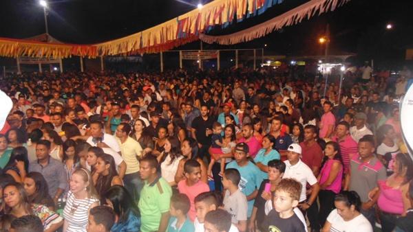 Veja fotos do show de Vicente Nery em Santo Inácio   - Imagem 46