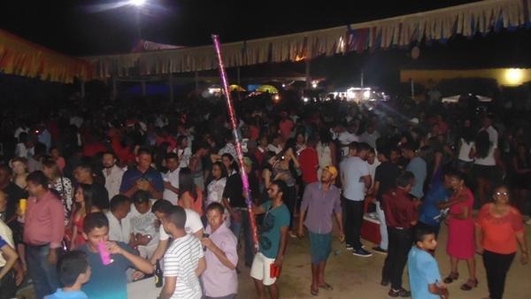 Veja fotos do show de Vicente Nery em Santo Inácio   - Imagem 5