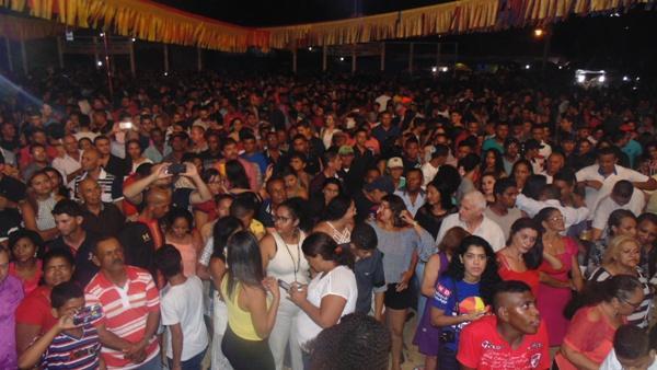 Veja fotos do show de Vicente Nery em Santo Inácio   - Imagem 52