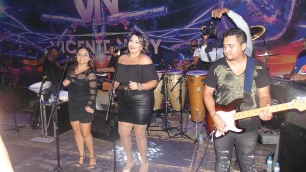 Veja fotos do show de Vicente Nery em Santo Inácio   - Imagem 38