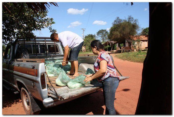 Famílias do Município de Inhuma recebem Cestas com Alimentos - Imagem 31