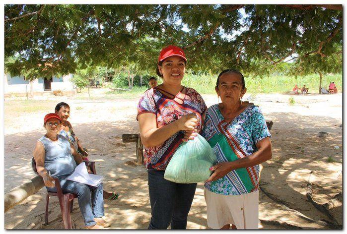 Famílias do Município de Inhuma recebem Cestas com Alimentos - Imagem 19