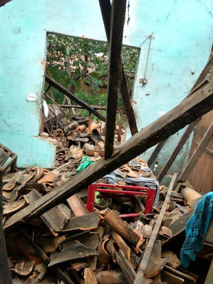 Devido forte chuva, teto de residência desaba em Parnaíba - Imagem 5
