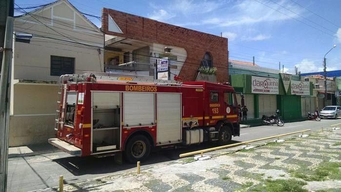 Incêndio em escritório no centro de Parnaíba causa destruição - Imagem 5
