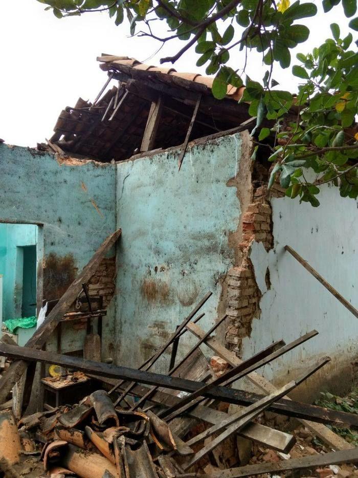 Devido forte chuva, teto de residência desaba em Parnaíba - Imagem 4