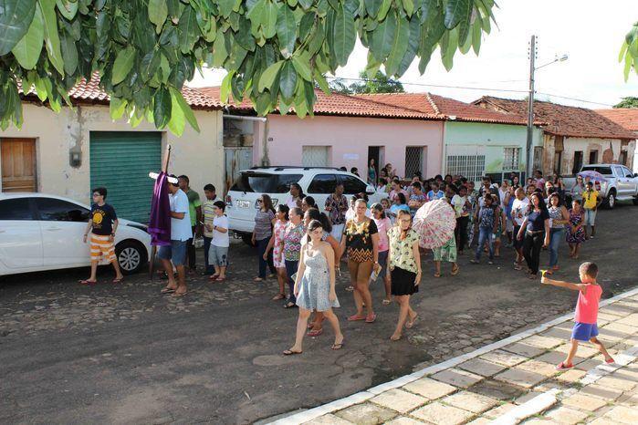Procissão leva fiéis às ruas de Francinópolis - Imagem 47