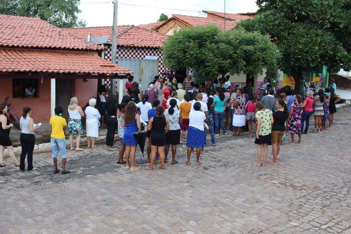 Procissão leva fiéis às ruas de Francinópolis - Imagem 61