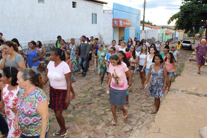 Procissão leva fiéis às ruas de Francinópolis - Imagem 57