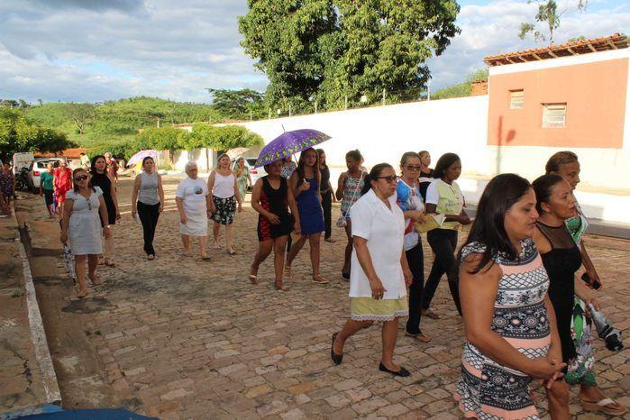 Procissão leva fiéis às ruas de Francinópolis - Imagem 40