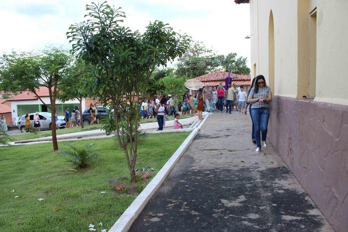 Procissão leva fiéis às ruas de Francinópolis - Imagem 77