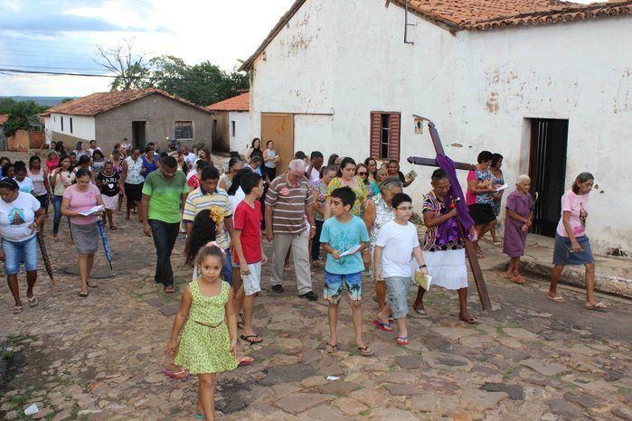 Procissão leva fiéis às ruas de Francinópolis - Imagem 54