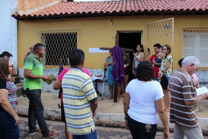 Procissão leva fiéis às ruas de Francinópolis - Imagem 10