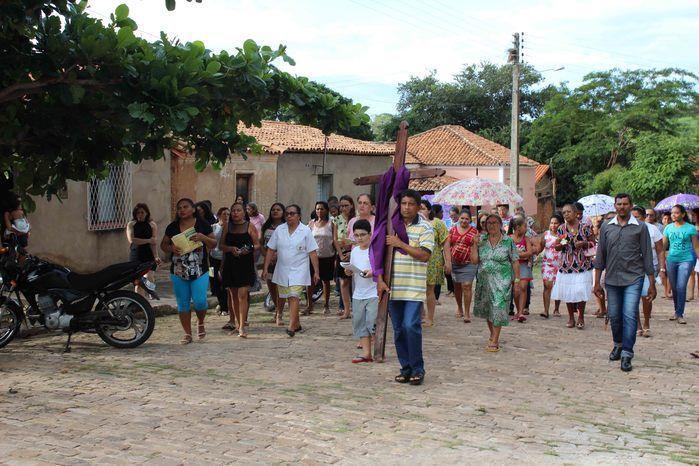 Procissão leva fiéis às ruas de Francinópolis - Imagem 25