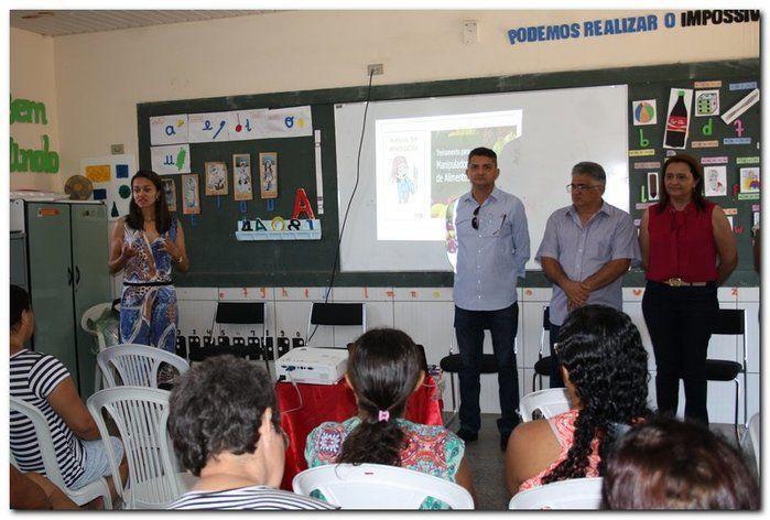 Merendeiras das escolas municipais passam por capacitação  - Imagem 5