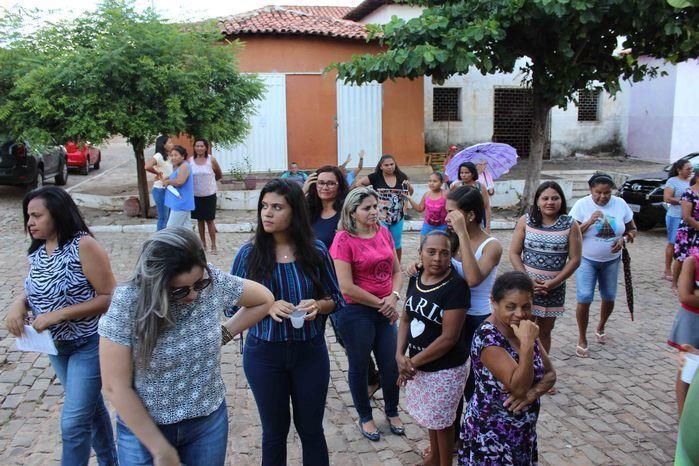 Procissão leva fiéis às ruas de Francinópolis - Imagem 65