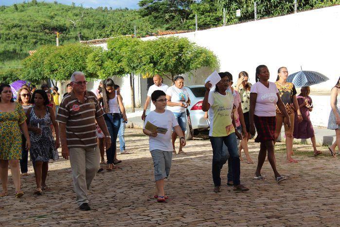 Procissão leva fiéis às ruas de Francinópolis - Imagem 34