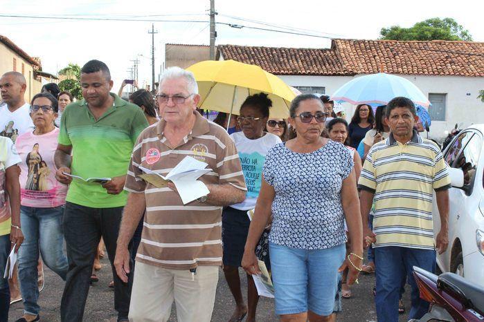 Procissão leva fiéis às ruas de Francinópolis - Imagem 14